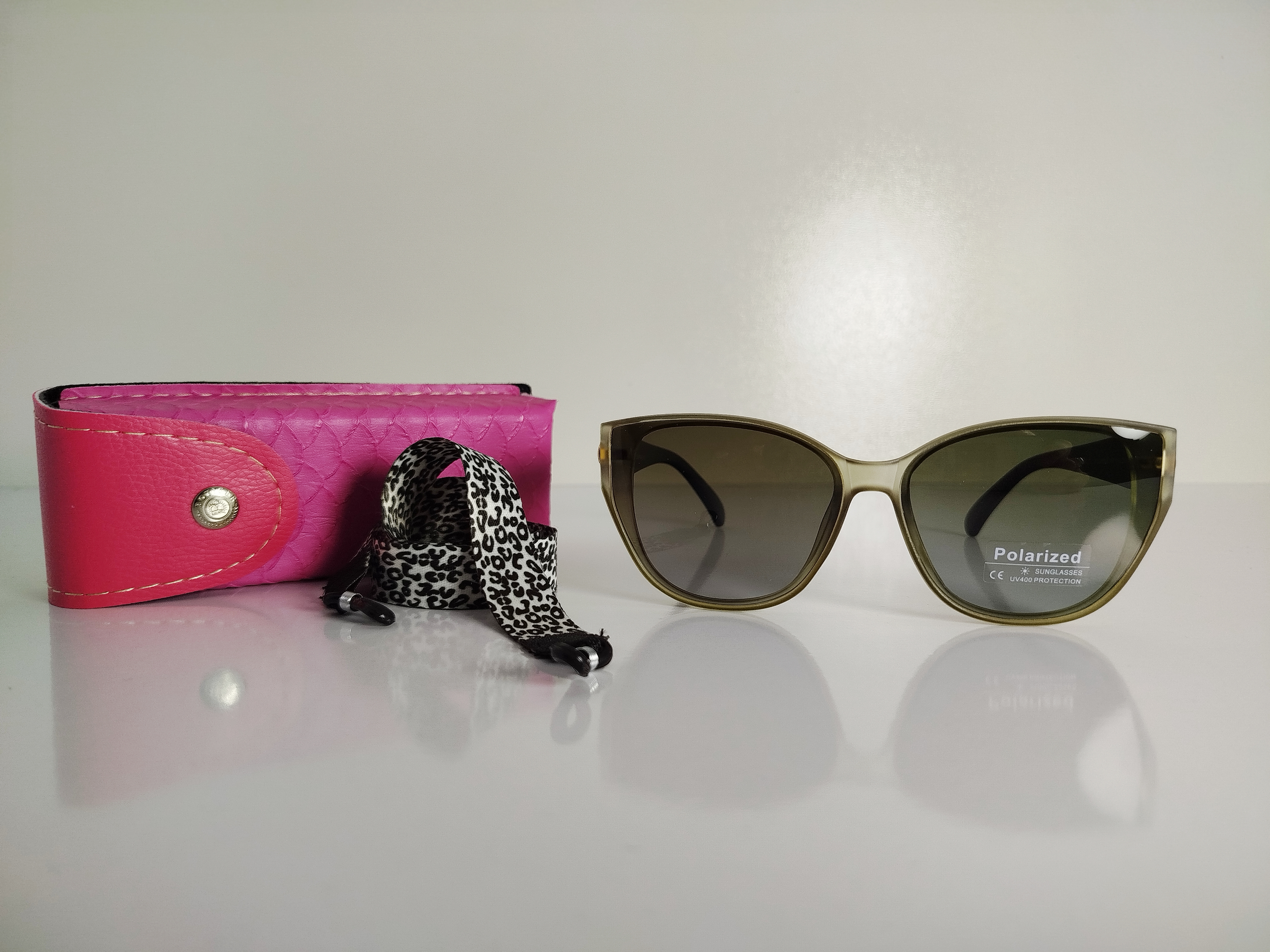 عینک آفتابی زنانه برند LOEWE مدل P3716 سایز 62 پلاریزه